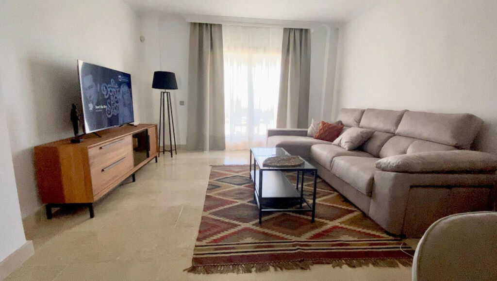 Ground Floor Apartment Benahavís Málaga - image 4