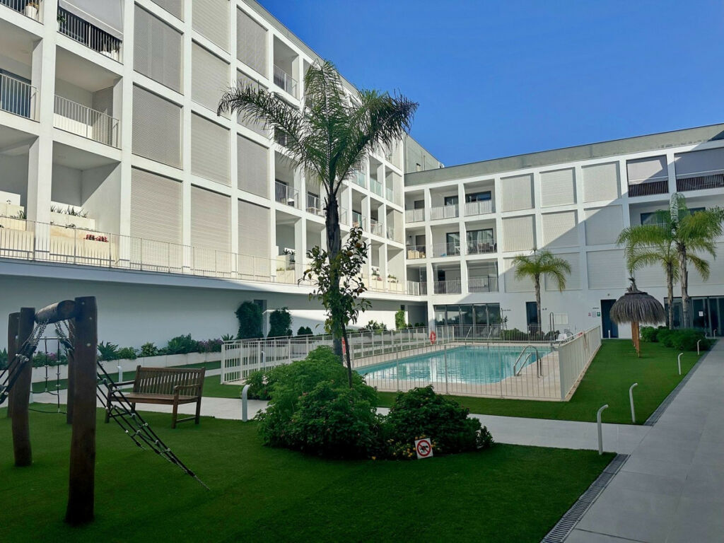 Middle Floor Apartment San Pedro de Alcántara Málaga - image 4
