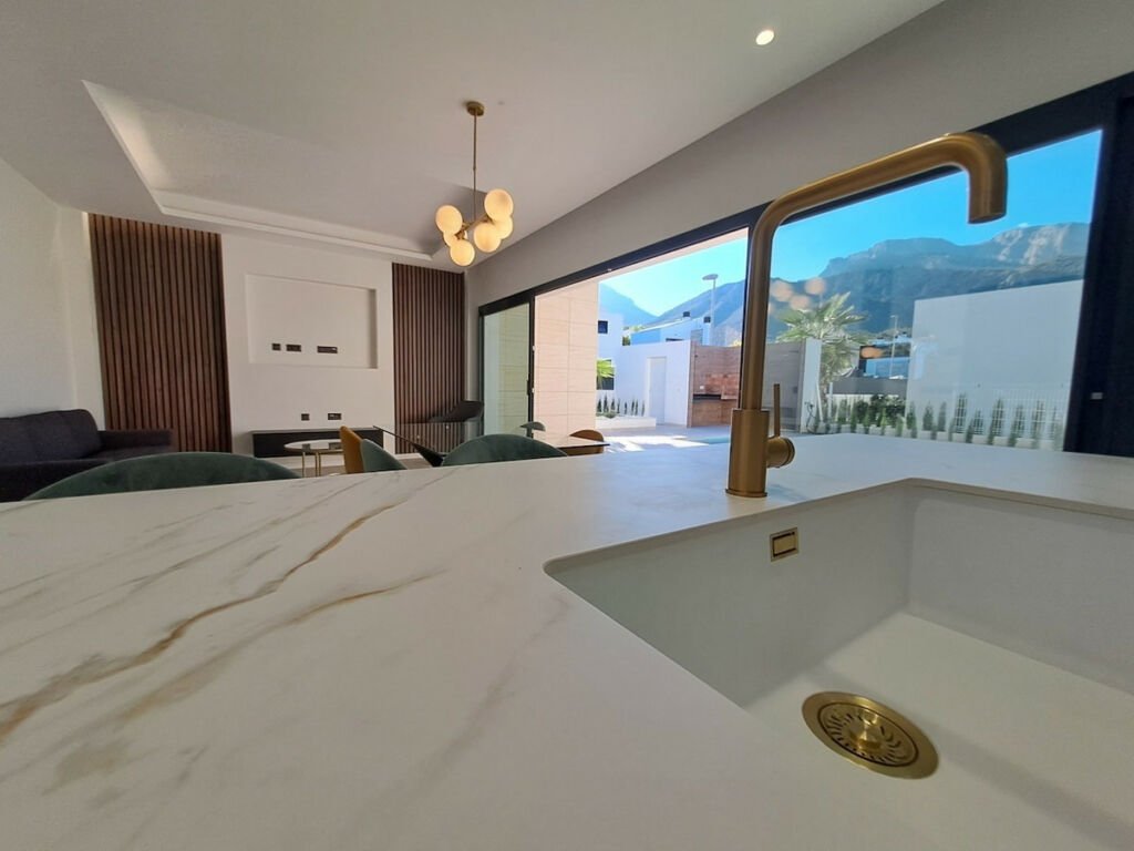 Detached Villa Polop Alicante - image 4