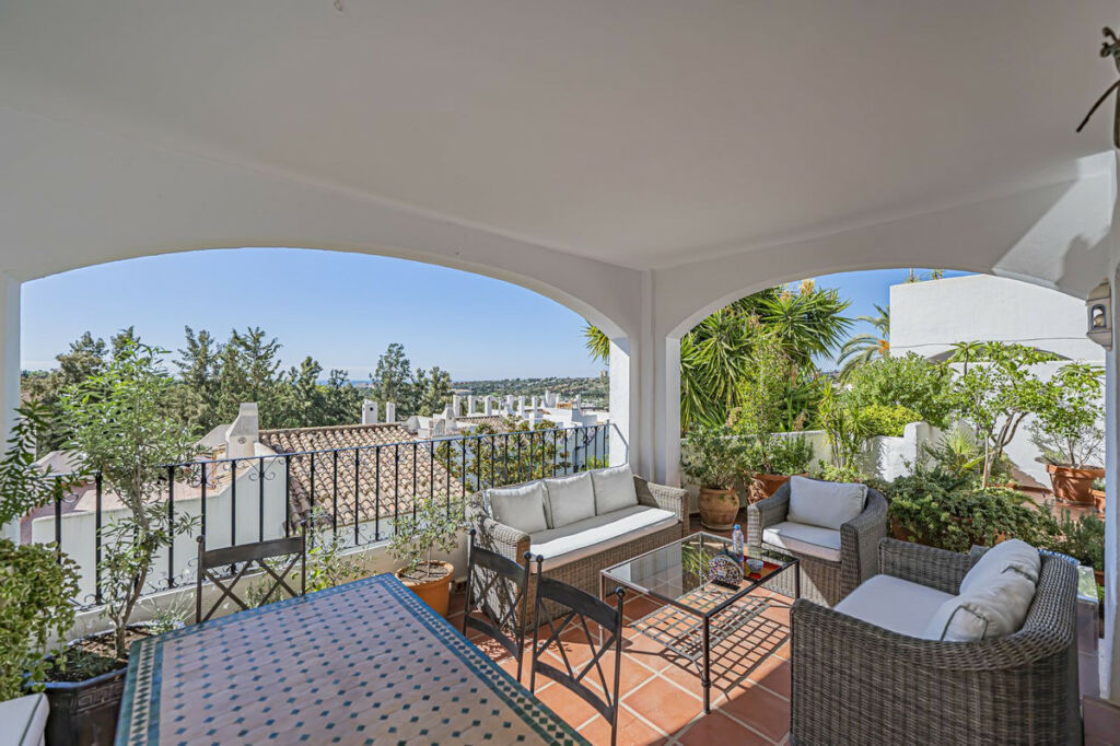 Townhouse Nueva Andalucía Málaga - image 4