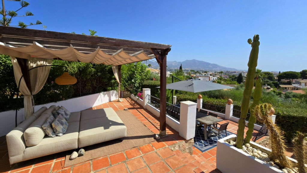 Detached Villa Cerros del Aguila Málaga - image 4
