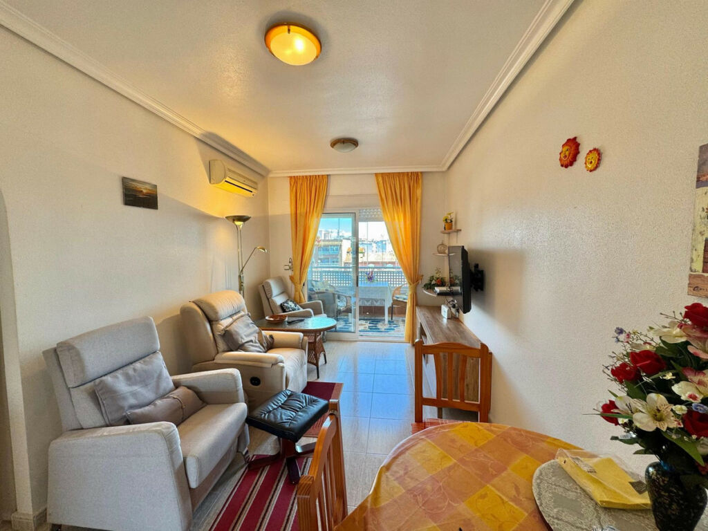 Middle Floor Apartment Almoradi Alicante - image 4