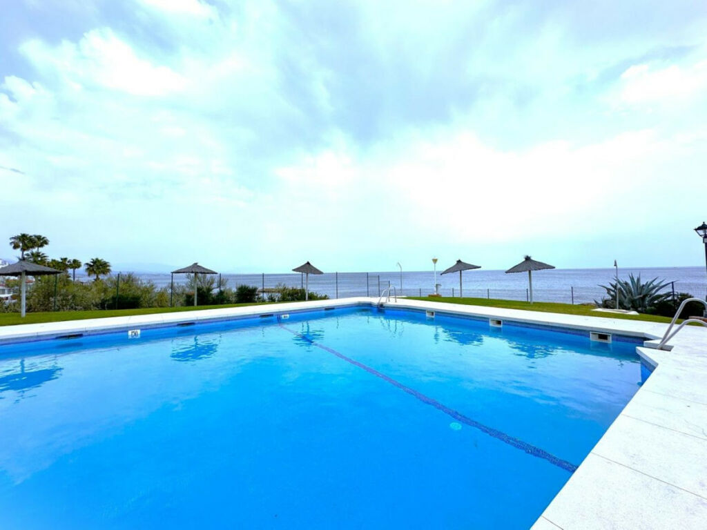 Townhouse Manilva Málaga - image 4