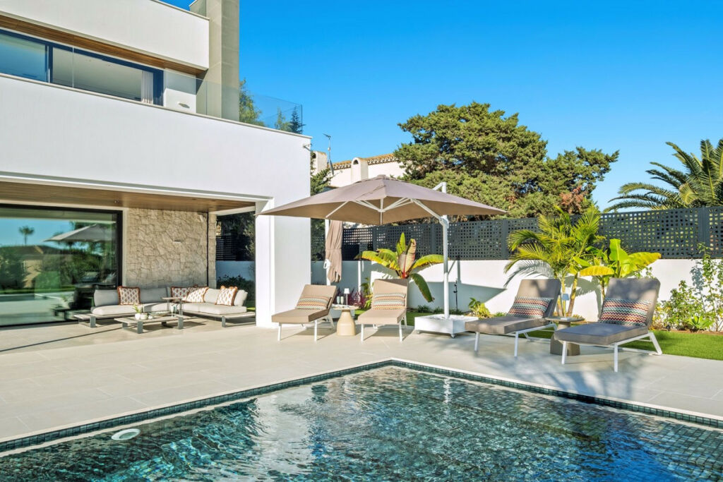 Detached Villa Marbesa Málaga - image 4