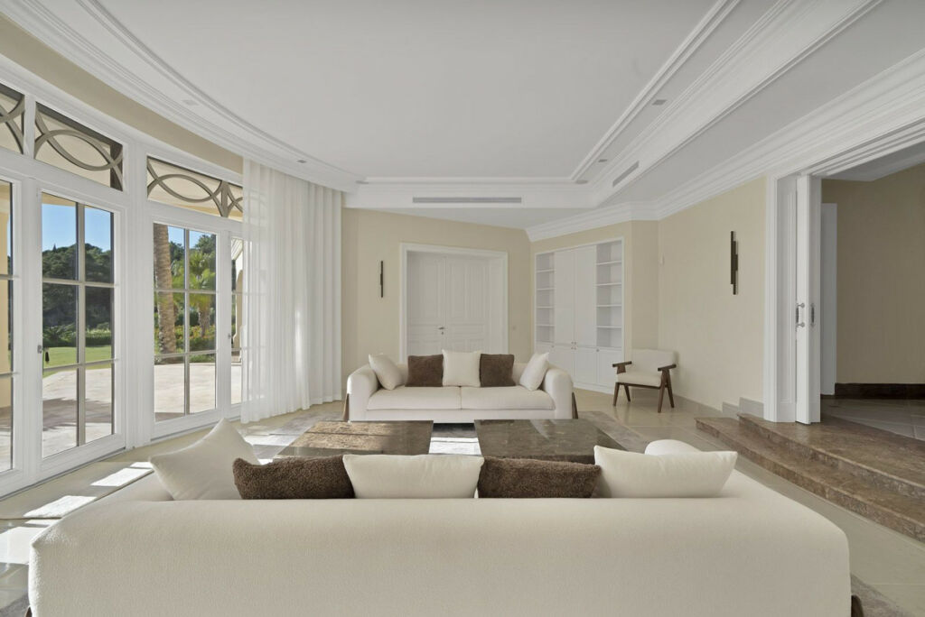 Detached Villa Benahavís Málaga - image 4
