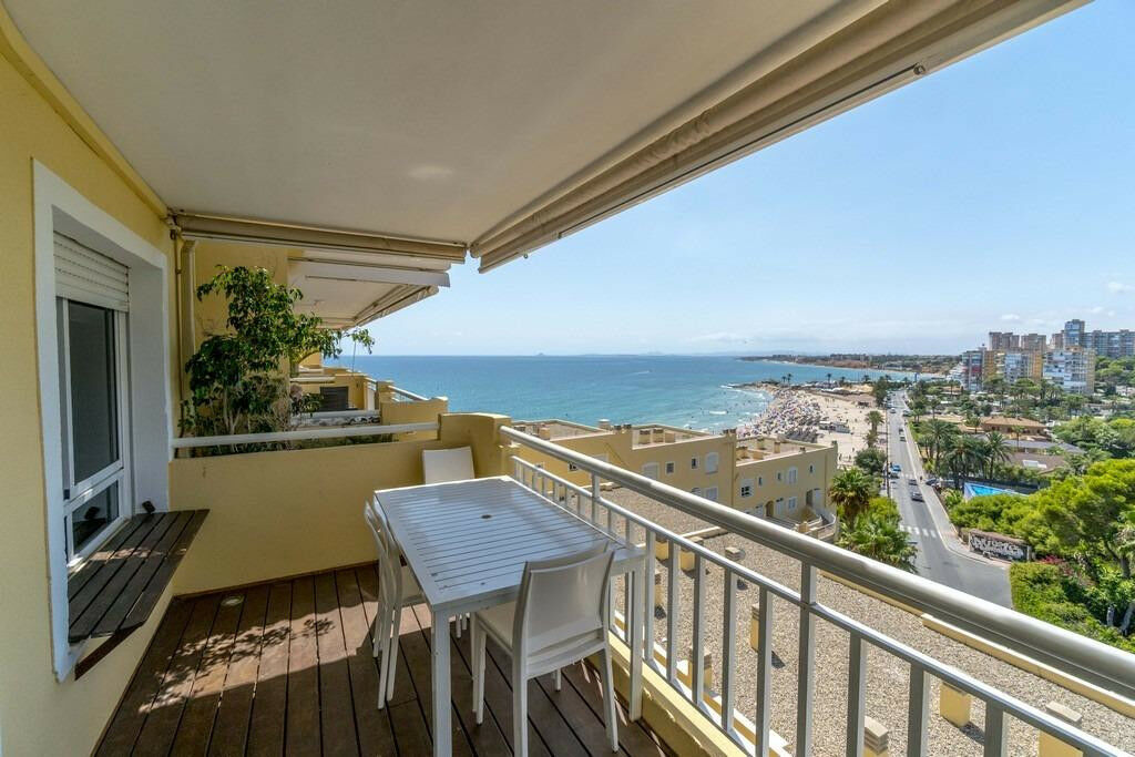 Middle Floor Apartment Campoamor Alicante - image 4