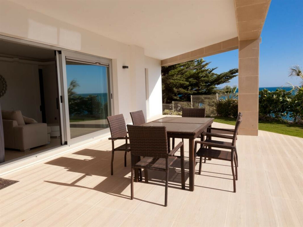 Ground Floor Apartment Estepona Málaga - image 4