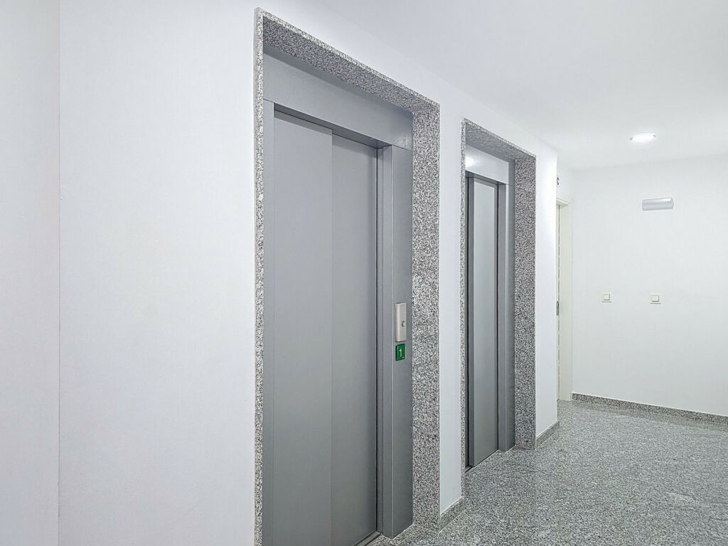 Middle Floor Apartment Torre del Mar Málaga - image 4