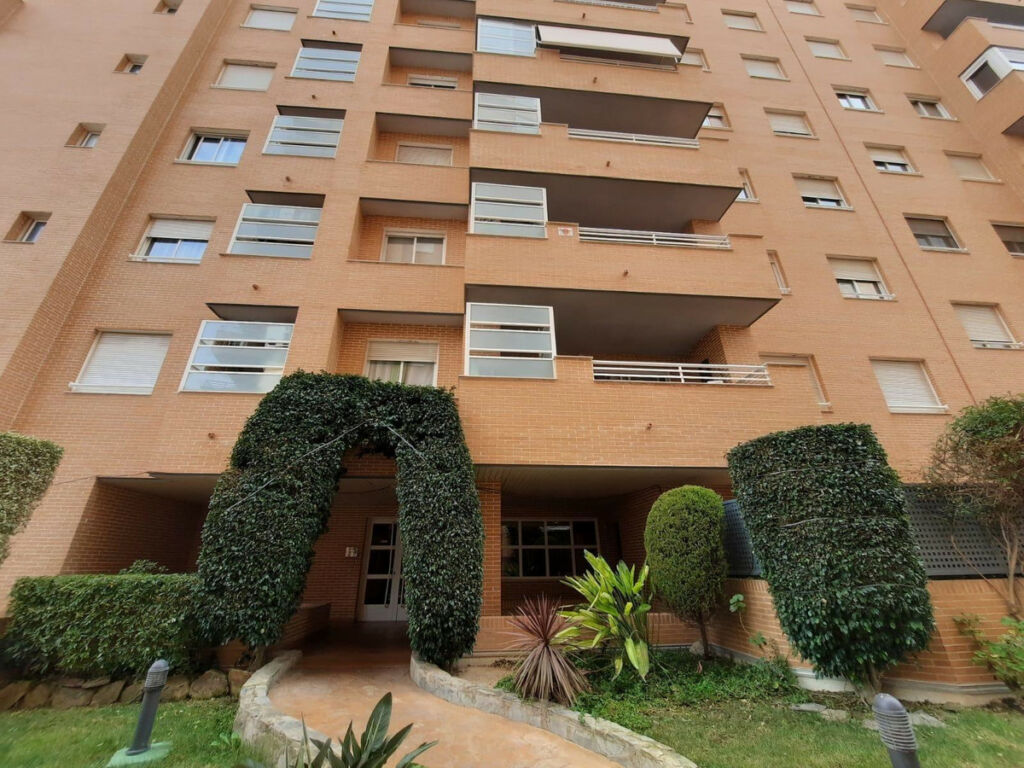 Middle Floor Apartment Villajoyosa Alicante - image 4
