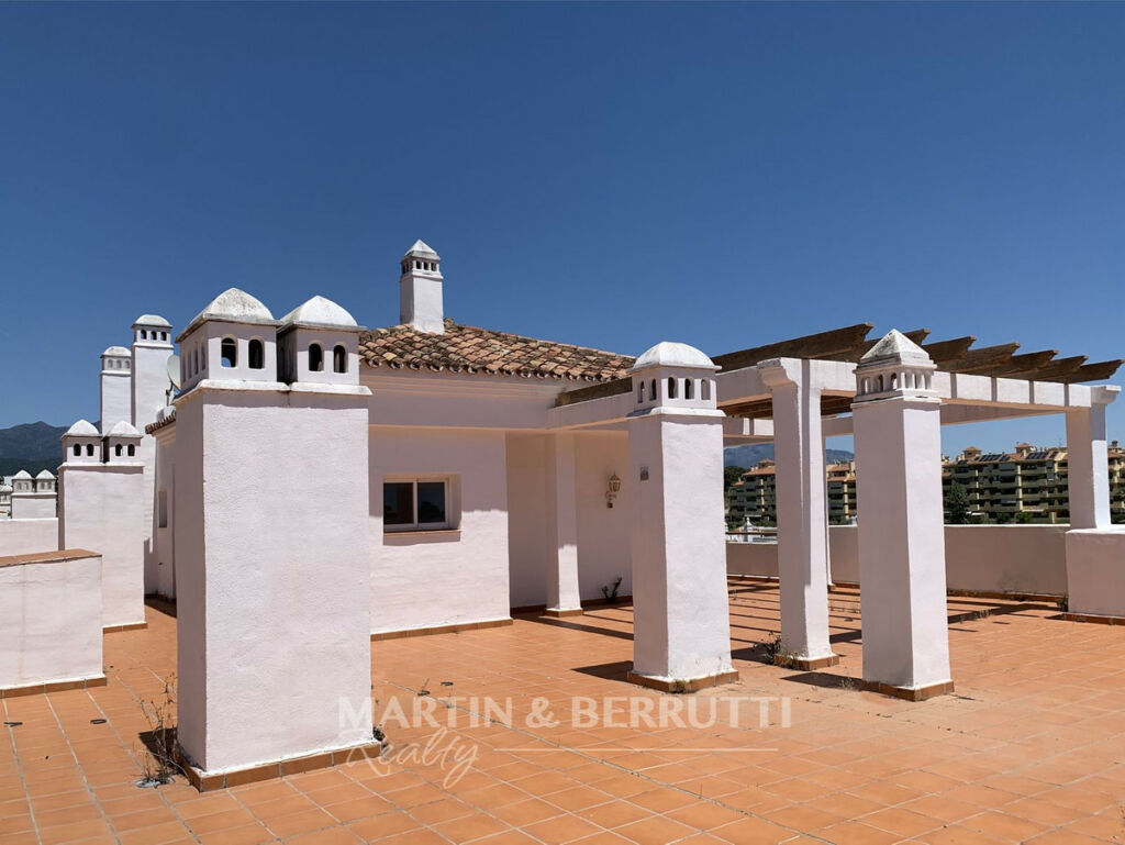 Penthouse Duplex Selwo Málaga - image 4