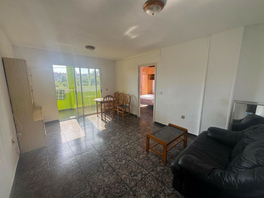 Middle Floor Apartment Torrevieja Alicante - image 4