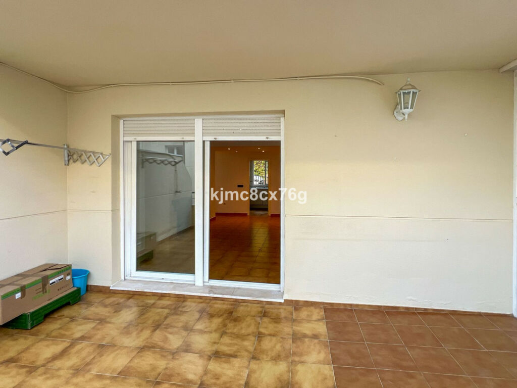 Ground Floor Apartment Calahonda Málaga - image 4