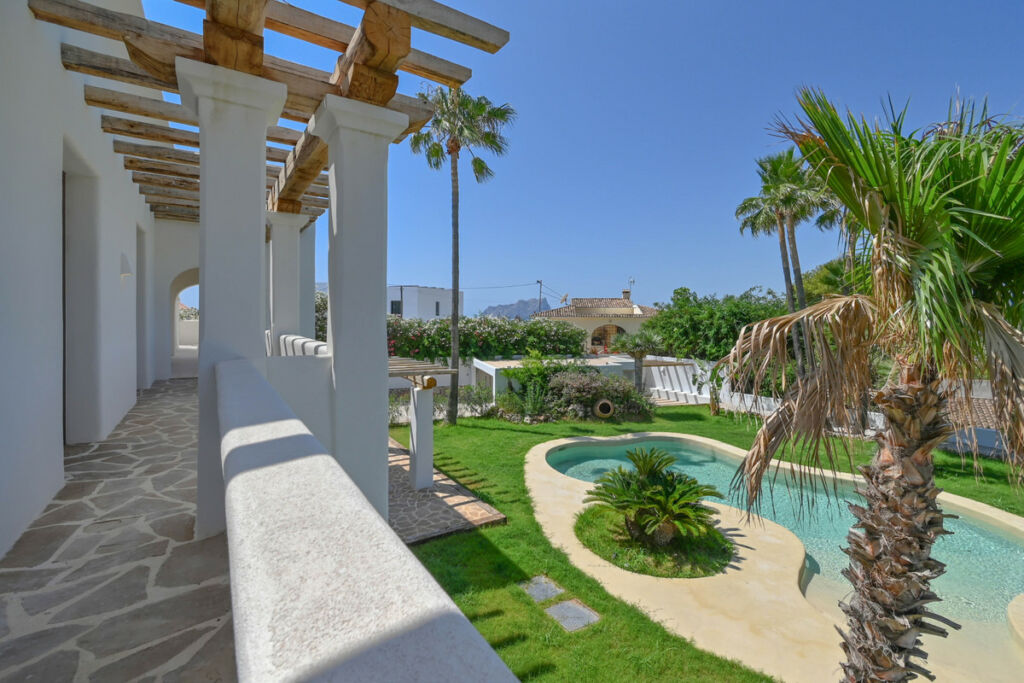 Detached Villa Benissa Alicante - image 4