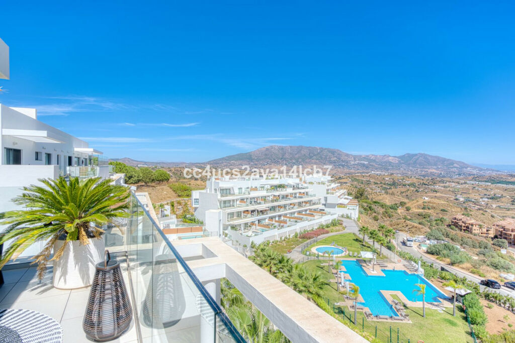 Middle Floor Apartment Calanova Golf Málaga - image 4