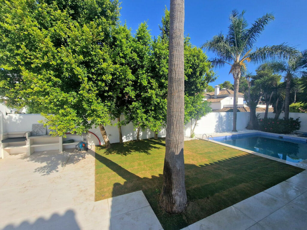 Detached Villa Marbella Málaga - image 4
