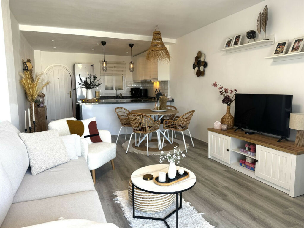 Middle Floor Apartment Riviera del Sol Málaga - image 4