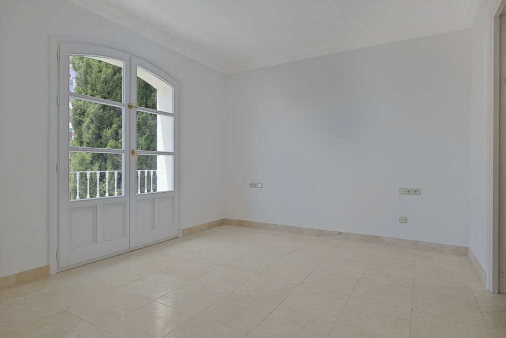 Townhouse Benahavís Málaga - image 4