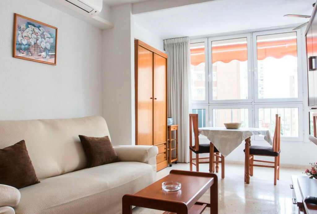 Middle Floor Apartment Benidorm Alicante - image 4