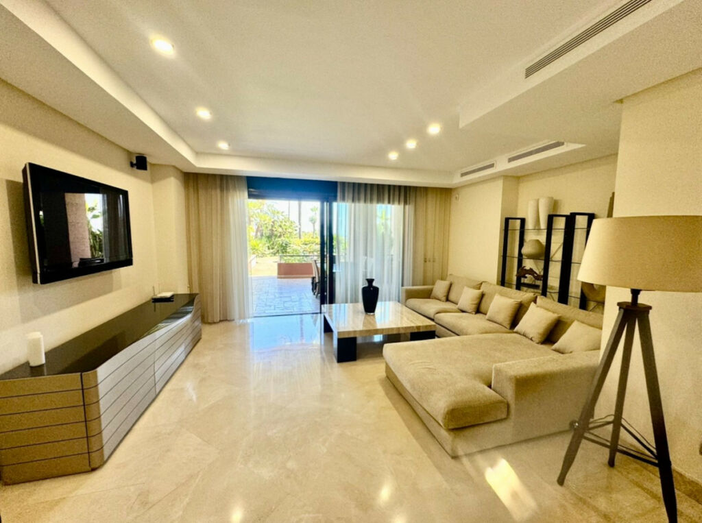 Ground Floor Apartment Puerto Banús Málaga - image 4