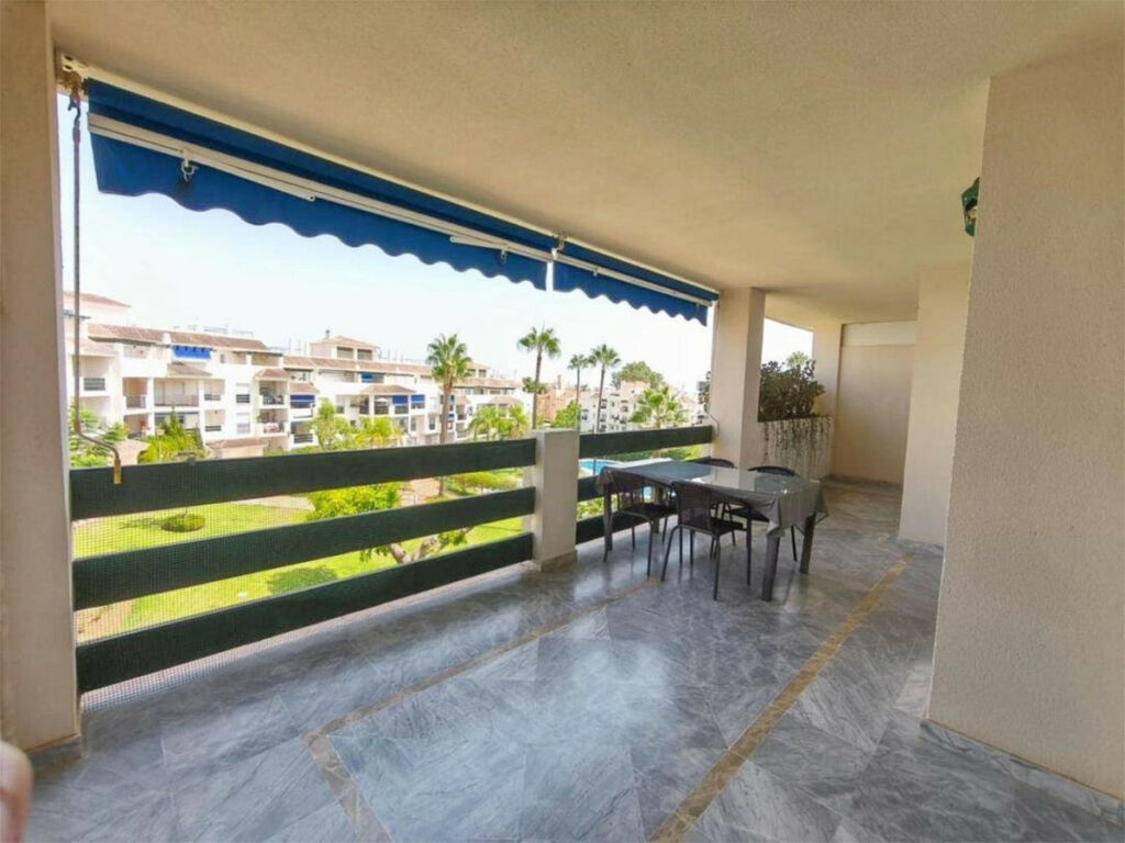 Penthouse Nueva Andalucía Málaga - image 4
