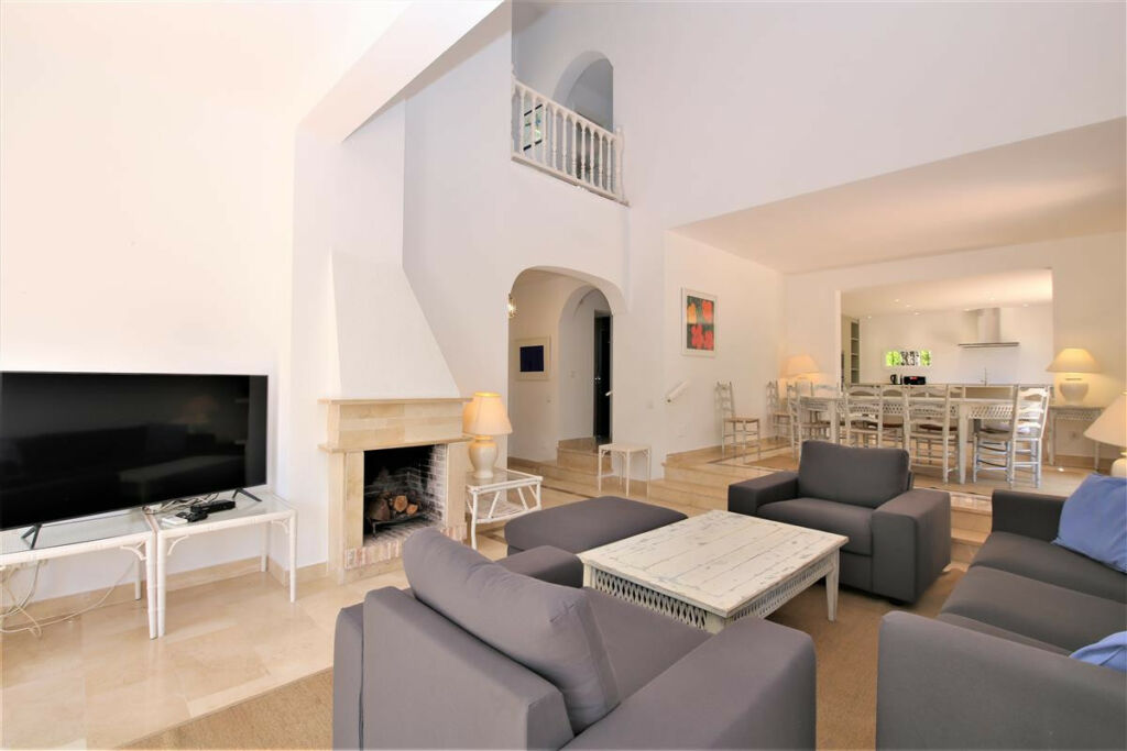 Detached Villa Marbella Málaga - image 4