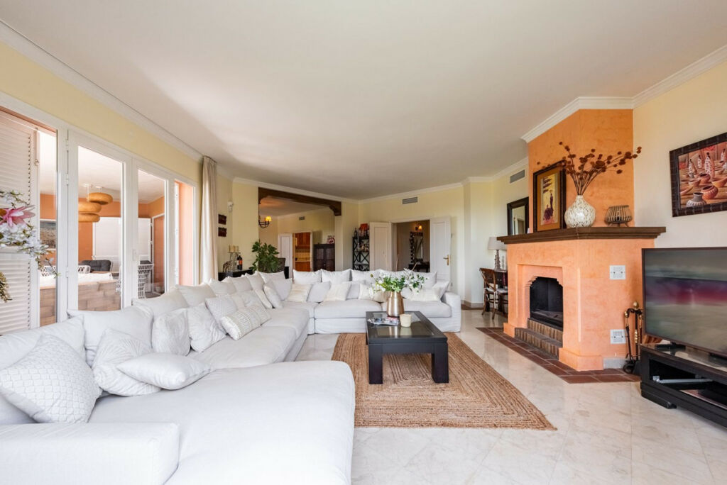 Semi-Detached House Casares Playa Málaga - image 4