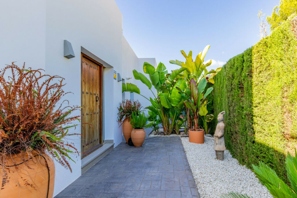 Detached Villa Moraira Alicante - image 32