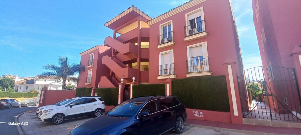 Ground Floor Apartment Riviera del Sol Málaga - image 4