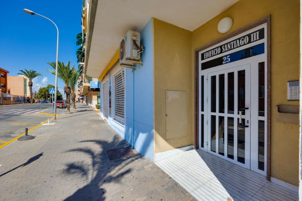 Middle Floor Apartment Guardamar del Segura Alicante - image 4