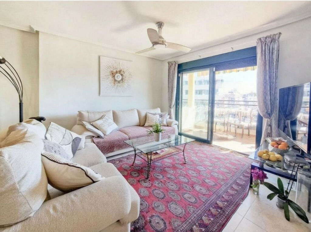 Middle Floor Apartment Villamartin Alicante - image 4