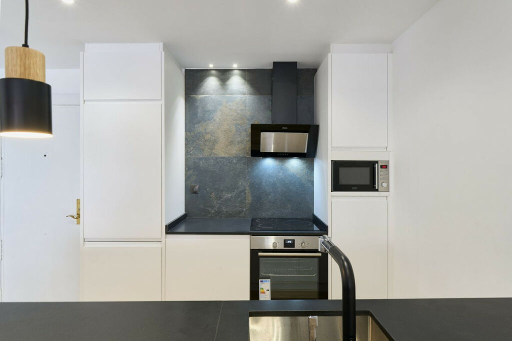 Middle Floor Apartment Fuengirola Málaga - image 4