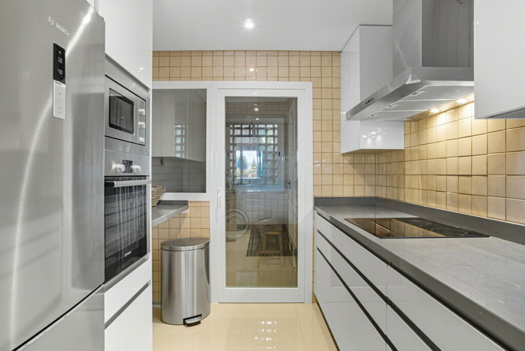 Ground Floor Apartment Nueva Andalucía Málaga - image 4
