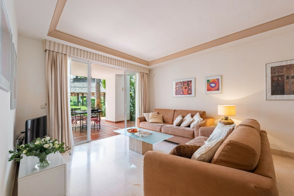 Ground Floor Apartment Puerto Banús Málaga - image 4