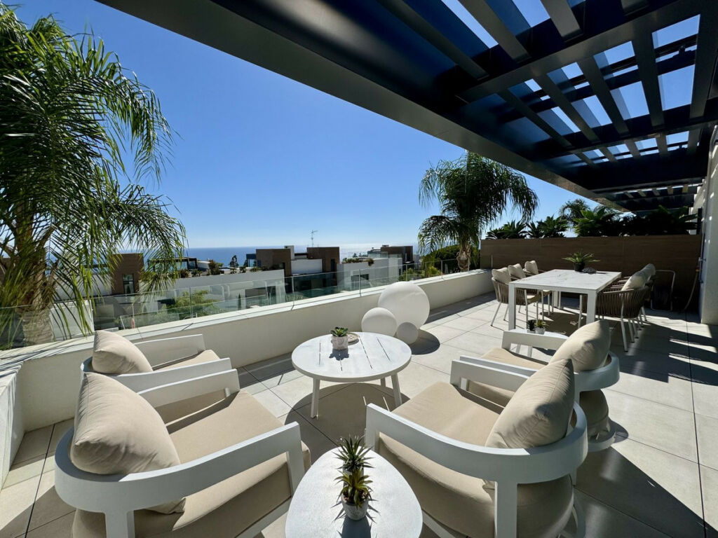 Penthouse Duplex Cabopino Málaga - image 4