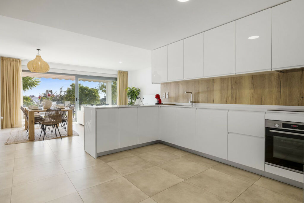 Ground Floor Apartment Estepona Málaga - image 4