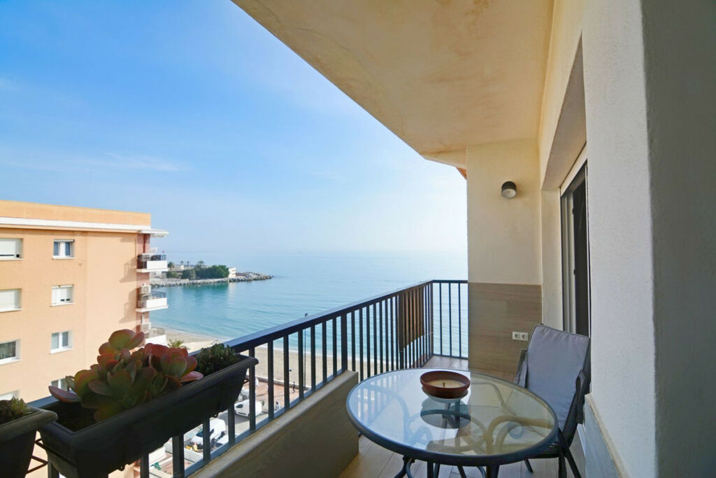 Penthouse Fuengirola Málaga - image 4