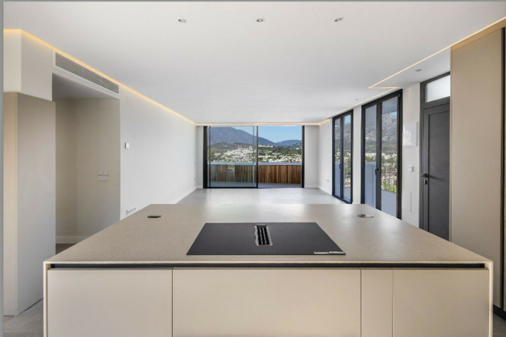 Penthouse Nueva Andalucía Málaga - image 4