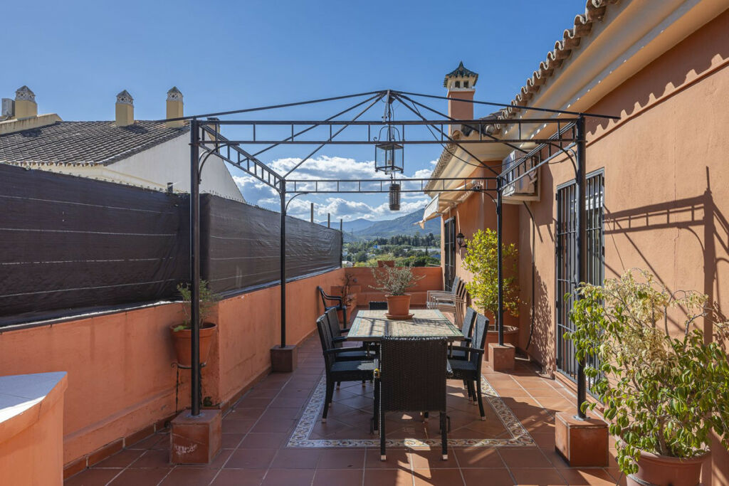 Detached Villa San Pedro de Alcántara Málaga - image 4