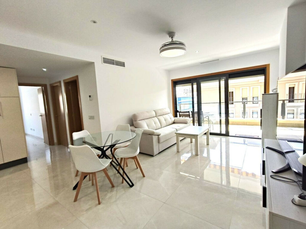 Middle Floor Apartment San Luis de Sabinillas Málaga - image 4
