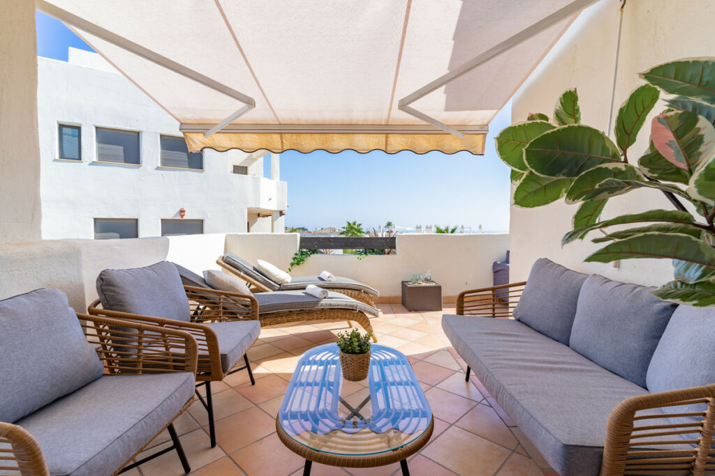 Middle Floor Apartment Estepona Málaga - image 6