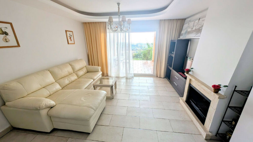 Ground Floor Apartment Benahavís Málaga - image 4