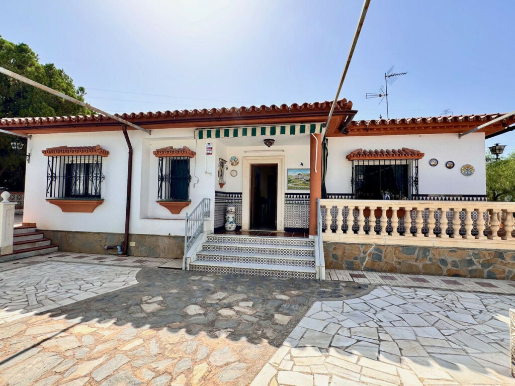 Detached Villa Alhaurín de la Torre Málaga - image 4