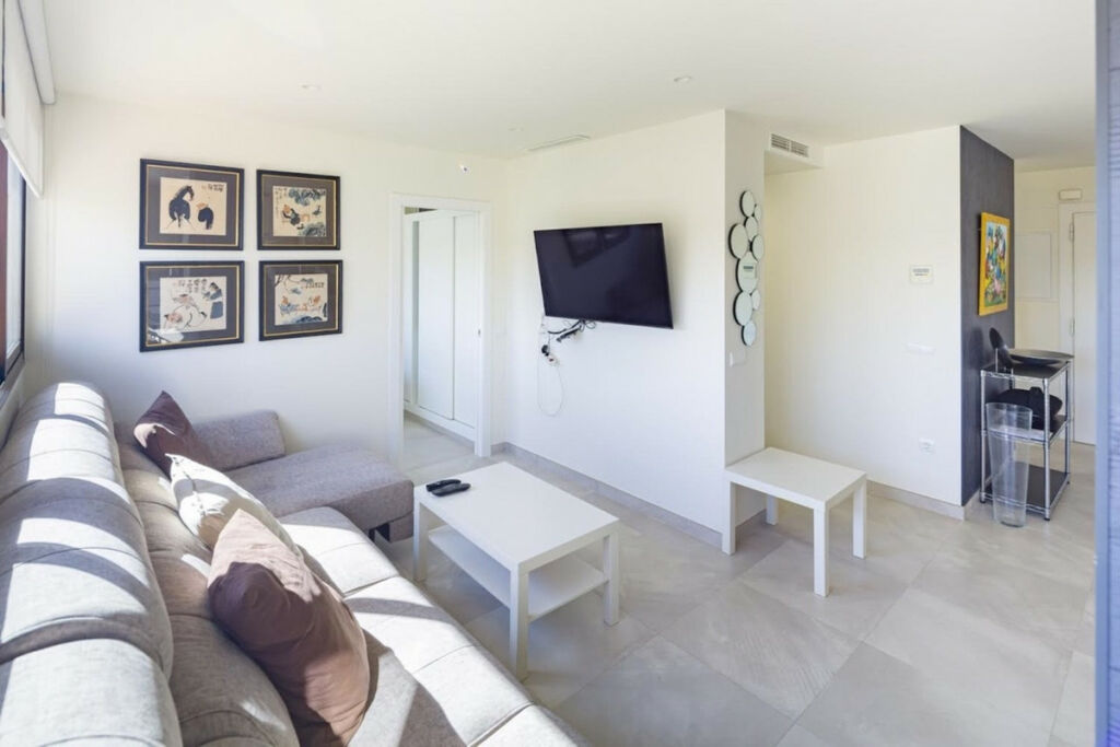 Penthouse Nueva Andalucía Málaga - image 4