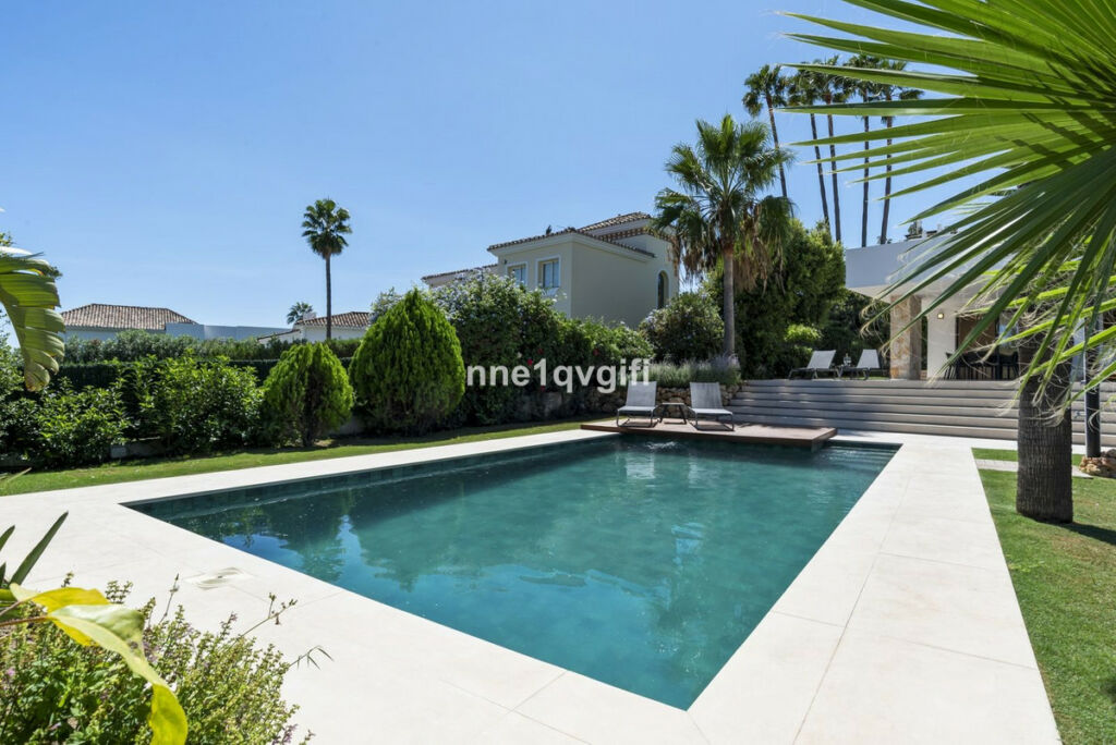 Detached Villa Guadalmina Alta Málaga - image 5