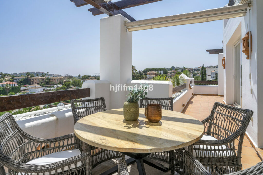Penthouse Duplex Nueva Andalucía Málaga - image 4