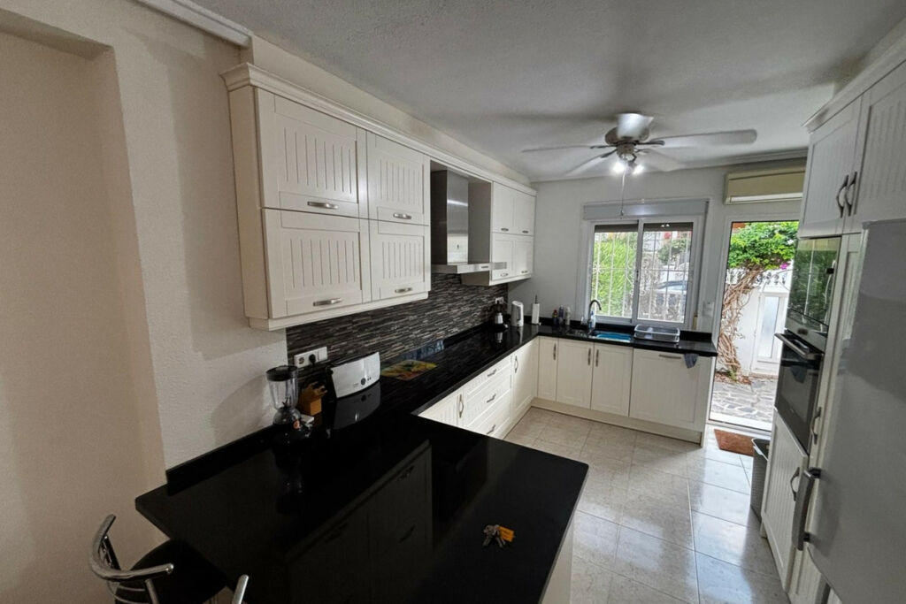 Semi-Detached House Dona Pepa Alicante - image 4