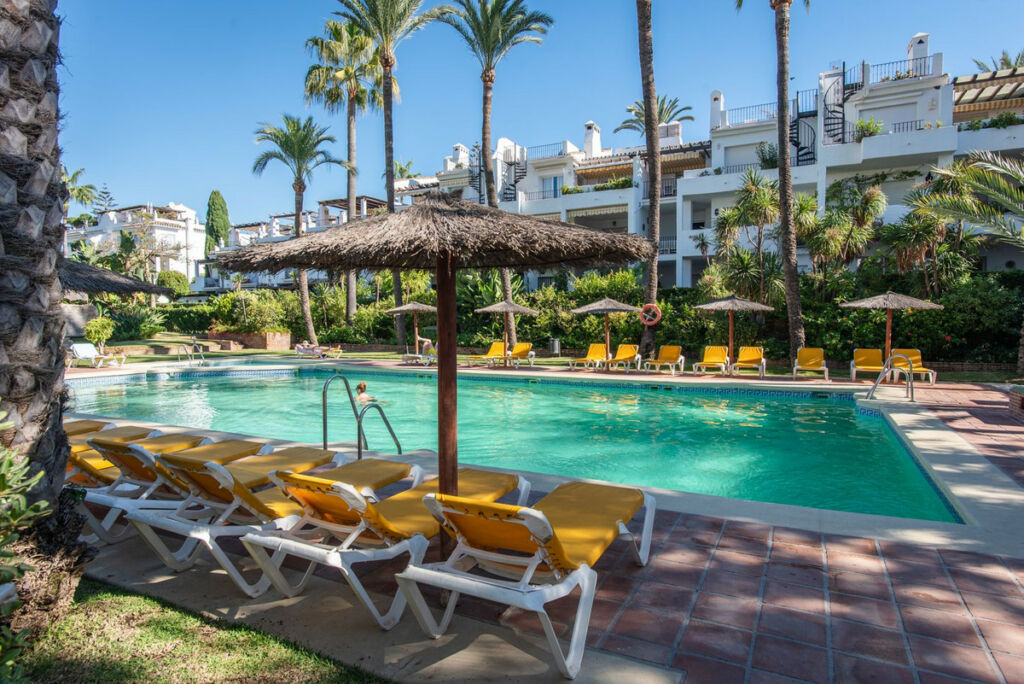 Middle Floor Apartment San Pedro de Alcántara Málaga - image 4