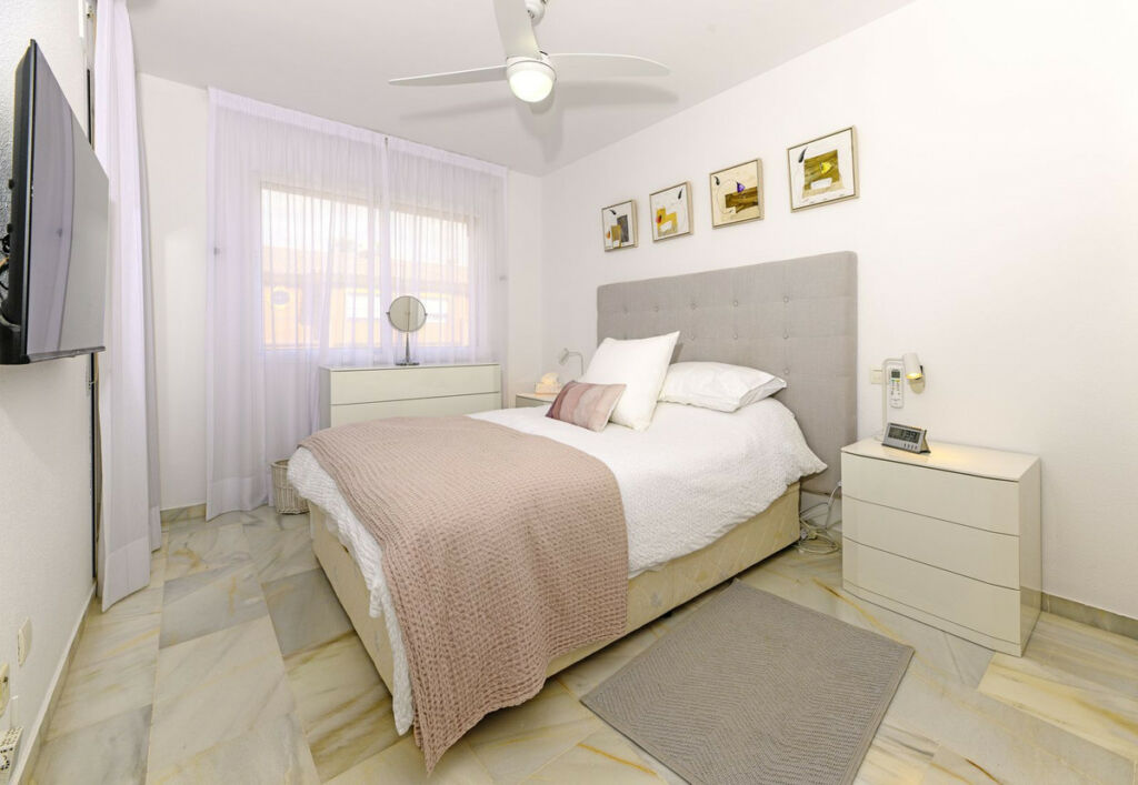 Townhouse Atalaya Málaga - image 4