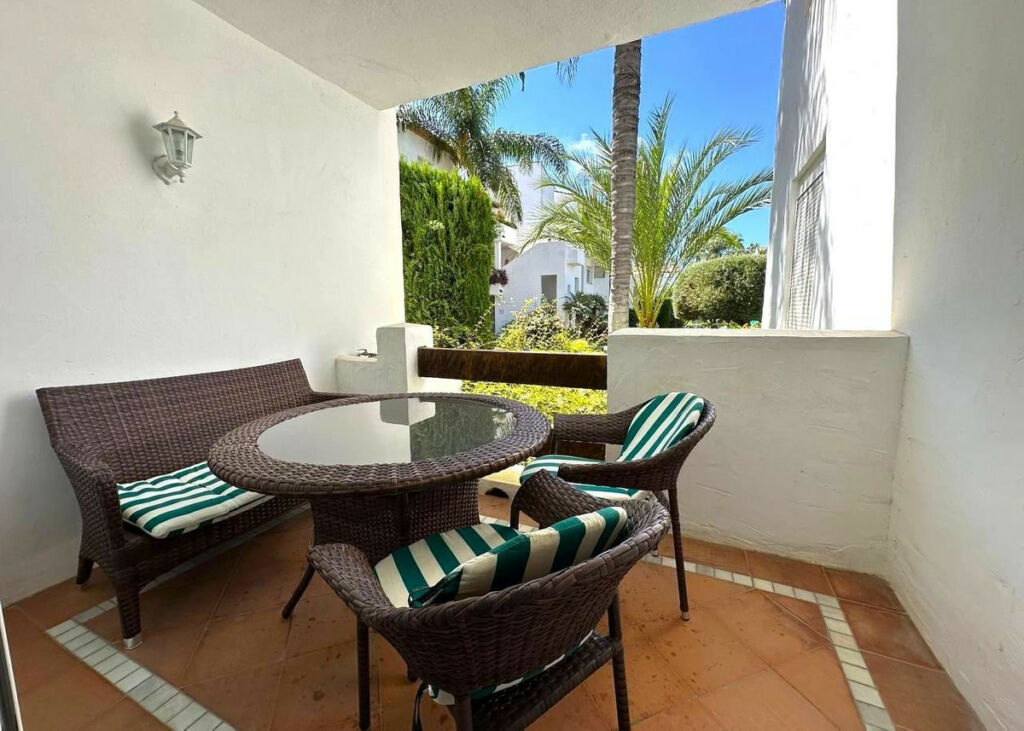 Ground Floor Apartment Estepona Málaga - image 4