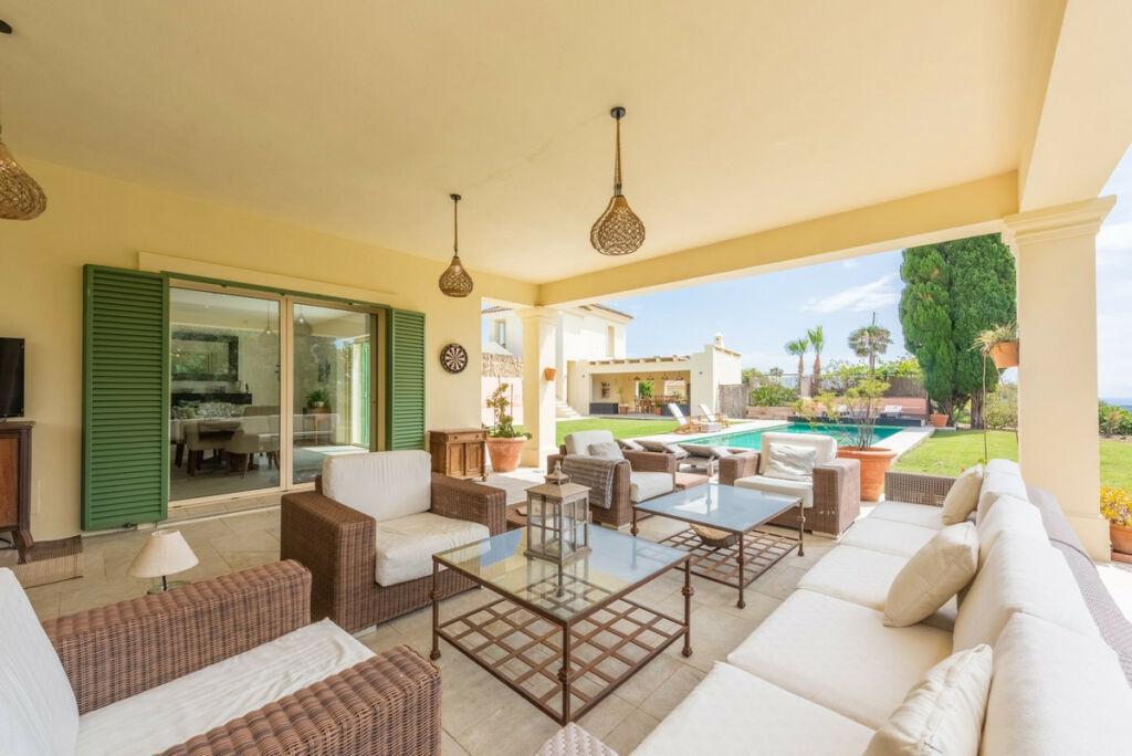 Detached Villa Sotogrande Alto Cádiz - image 4